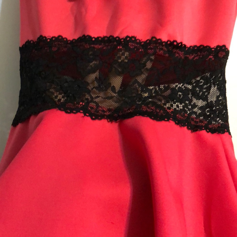 Wild Daisy | Junior strapless Peplum Dress - Picture 4 of 4